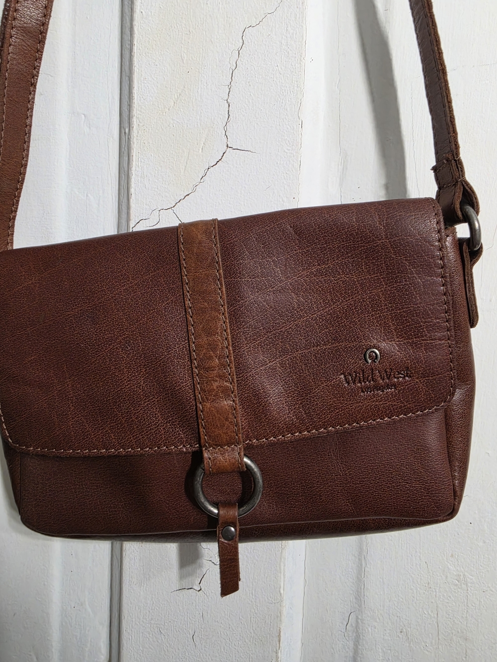 Willow & West Brown Leather Crossbody Bag - Classic Rustic Style